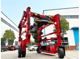 集装箱跨运车，安全便捷、超高性能（néng）！