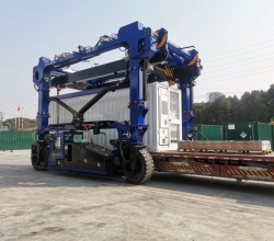 50T跨運車儲能箱阿特斯使用現場