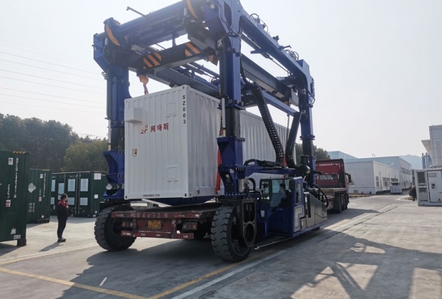 阿特斯（sī）50T儲能箱跨運車